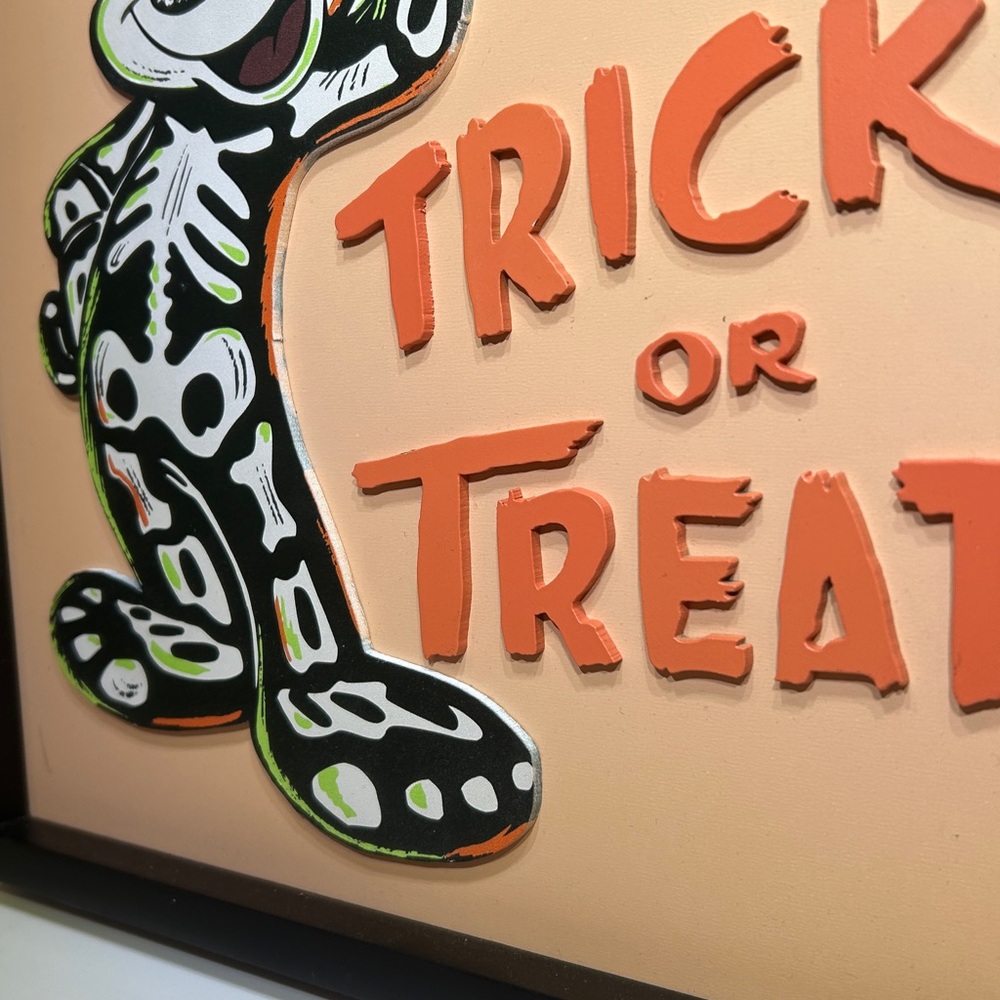 NWT Disney's Mickey Mouse Halloween Trick Or Treat Wall Decor - Picture 3 of 10
